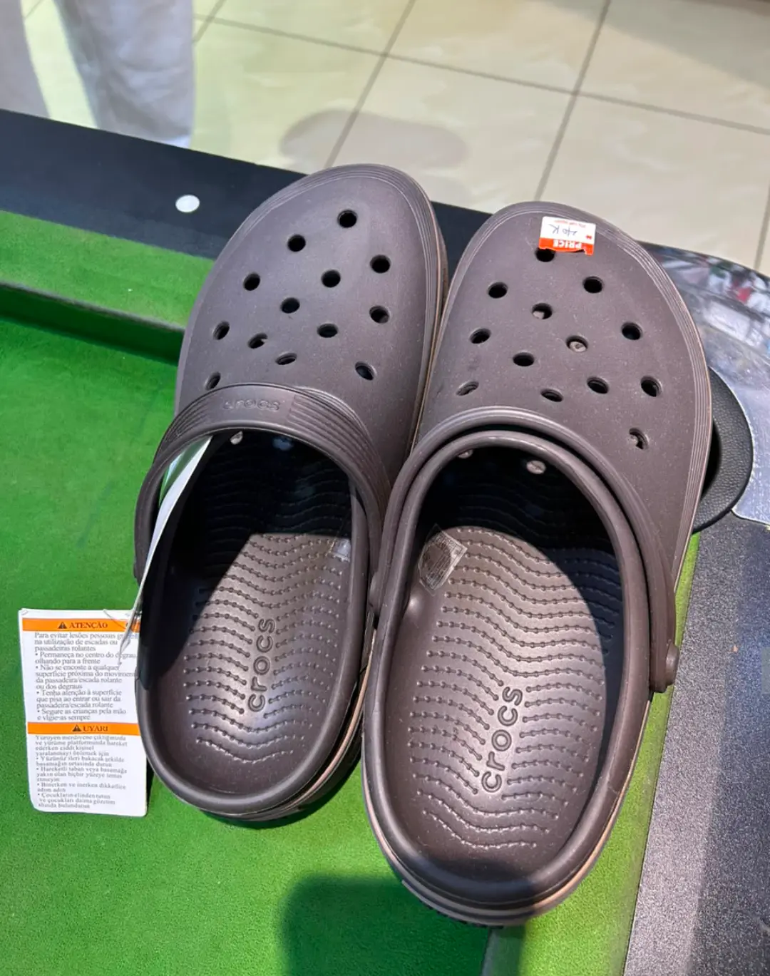 Crocs Classic Clog — Espresso
